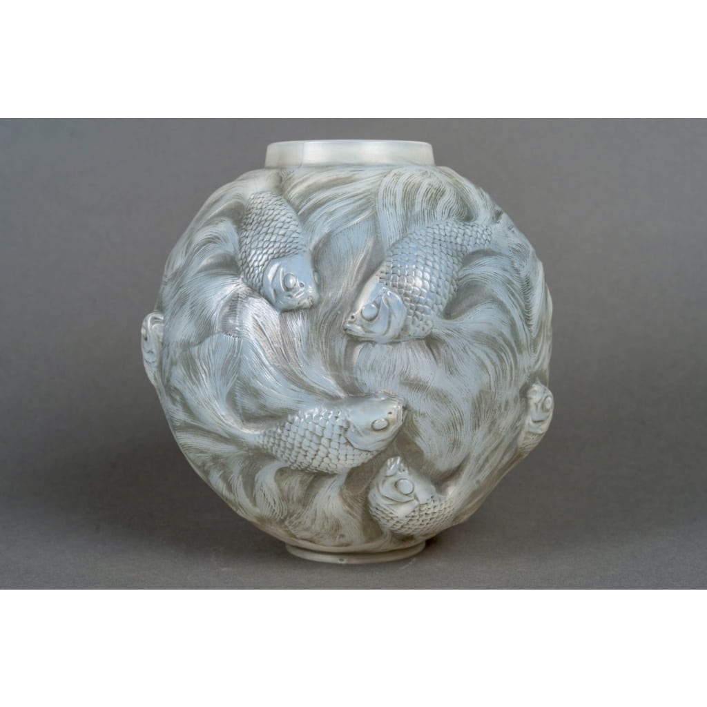 Vase « Formose » verre opalescent patiné gris de René LALIQUE 2 Vase « Formose » verre opalescent patiné gris de René LALIQUE 2