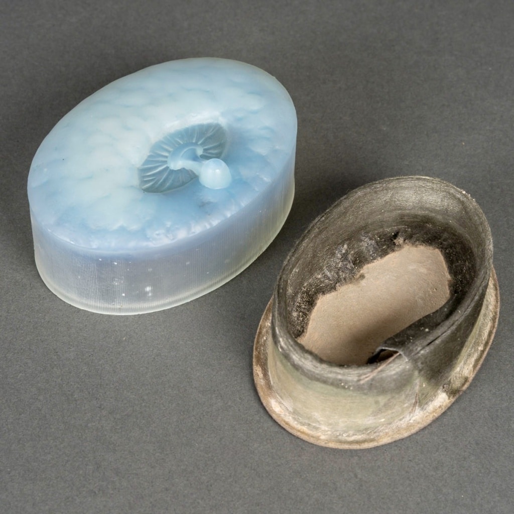 Boîte « Corail Rouge » – « La Perle Noire » verre opalescent de René LALIQUE pour Forvil 4