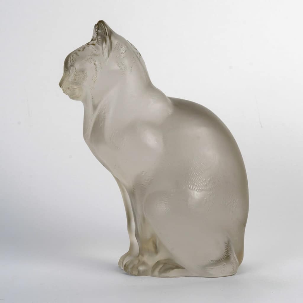 Sculpture Statuette « Chat Assis » verre blanc de René LALIQUE 4
