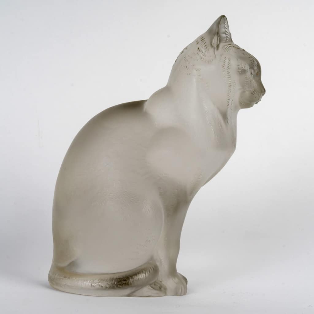 Sculpture Statuette « Chat Assis » verre blanc de René LALIQUE 5