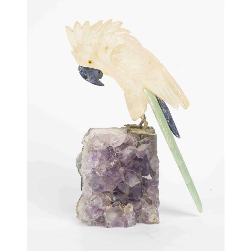 Une sculpture de perroquet en améthyste, XXème siècle 2 Une sculpture de perroquet en améthyste, XXème siècle 2