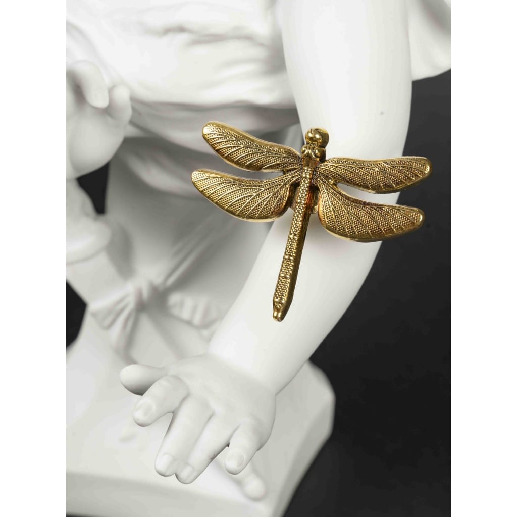 ARISTIDE DE RANIERI, Un biscuit de Sèvres, petite fille à la libellule, début XXème siècle 3 ARISTIDE DE RANIERI, Un biscuit de Sèvres, petite fille à la libellule, début XXème siècle 3