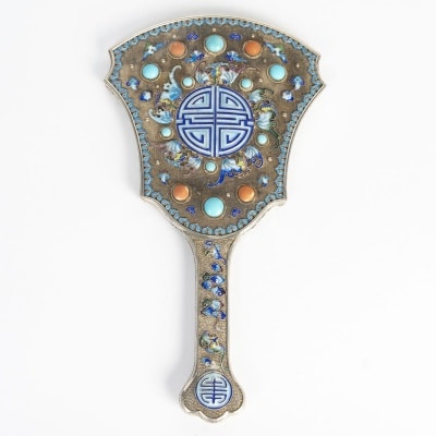 Miroir en argent, Travail d’extreme orient. Fin XIX-Début XXème siècle Miroir en argent, Travail d’extreme orient. Fin XIX-Début XXème siècle