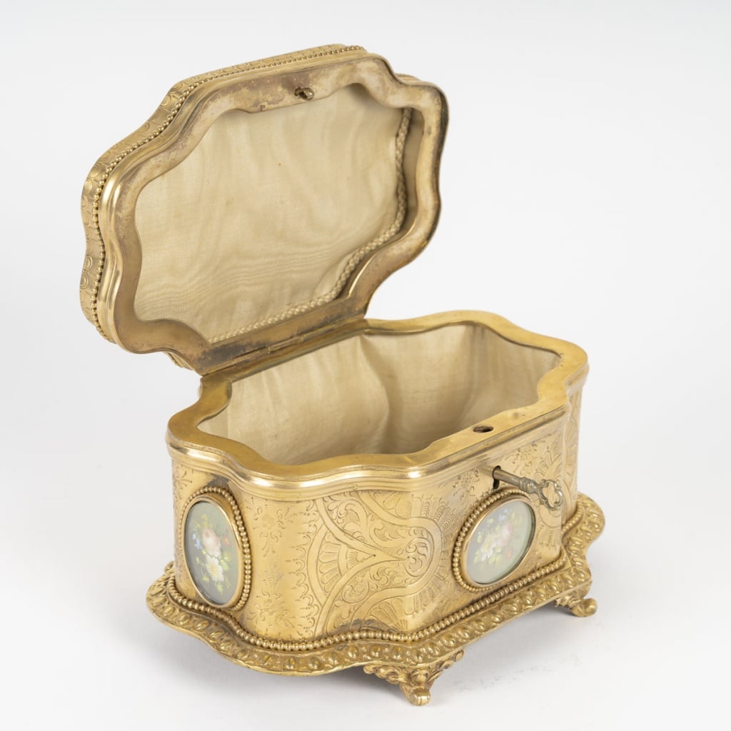 Coffret à bijoux en laiton doré, Epoque Napoléon III 8