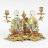 CHINE, bougeoir en bronze et couple en porcelaine. XVIIIème siècle 11