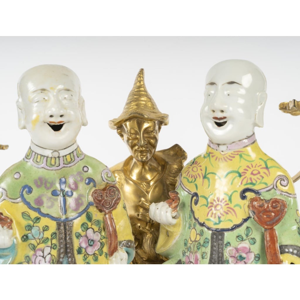 CHINE, bougeoir en bronze et couple en porcelaine. XVIIIème siècle 4