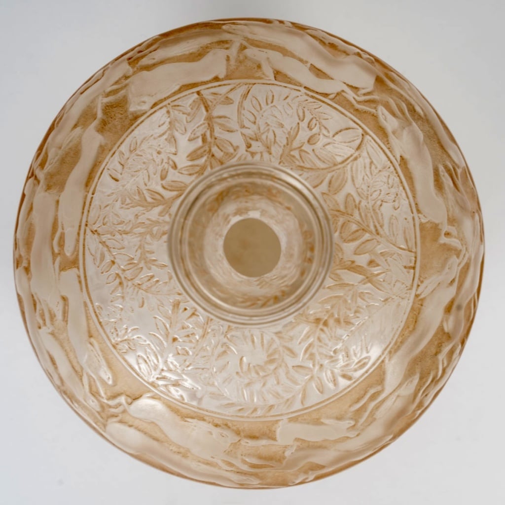 Vase « Lièvres » verre blanc patiné sépia de René LALIQUE 5