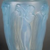 Vase « Danaïdes » verre opalescent patiné bleu de René LALIQUE 18