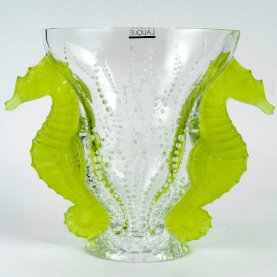 Vase « Poséïdon » cristal blanc et vert absinthe de LALIQUE FRANCE 2 Vase « Poséïdon » cristal blanc et vert absinthe de LALIQUE FRANCE 2