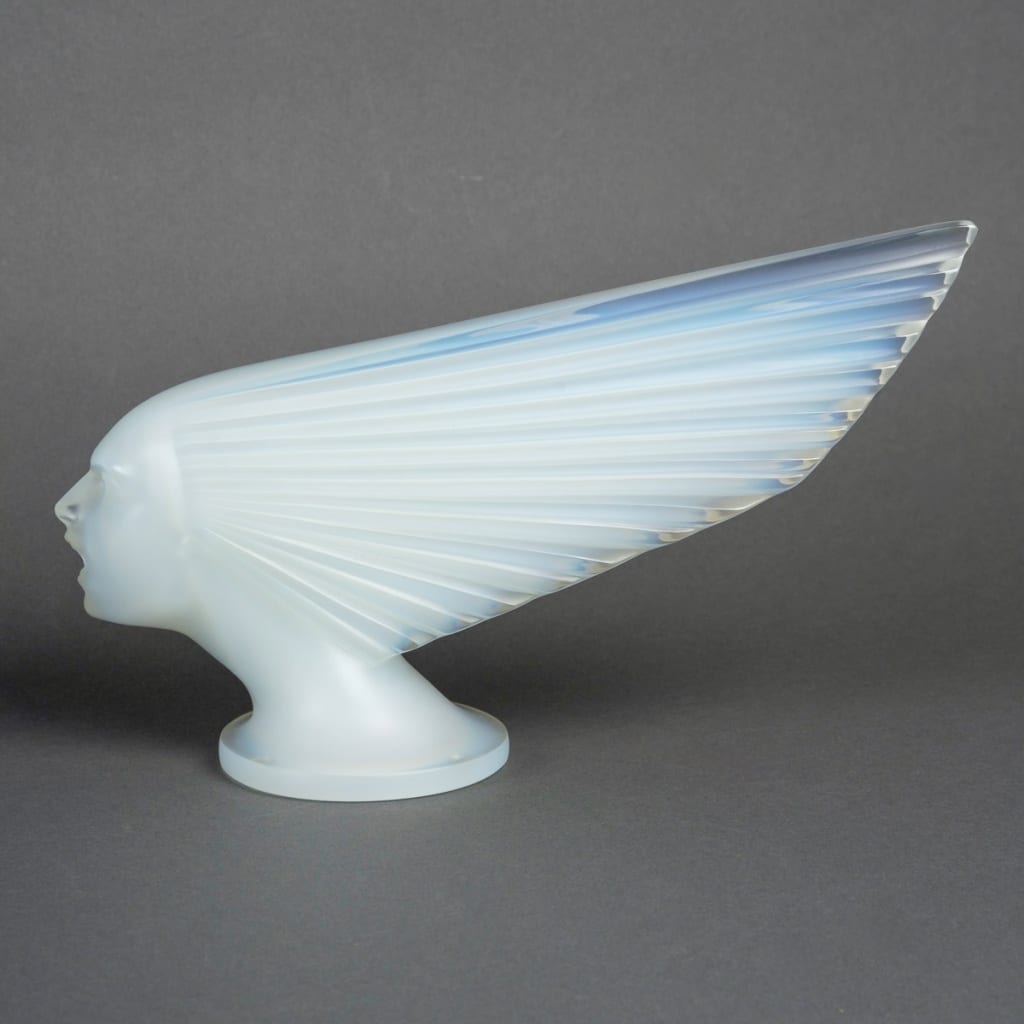 Mascotte Automobile « Victoire » cristal opalescent de LALIQUE FRANCE 2