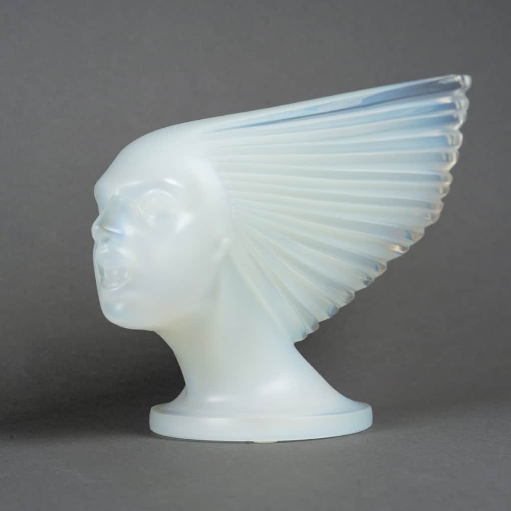 Mascotte Automobile « Victoire » cristal opalescent de LALIQUE FRANCE 4