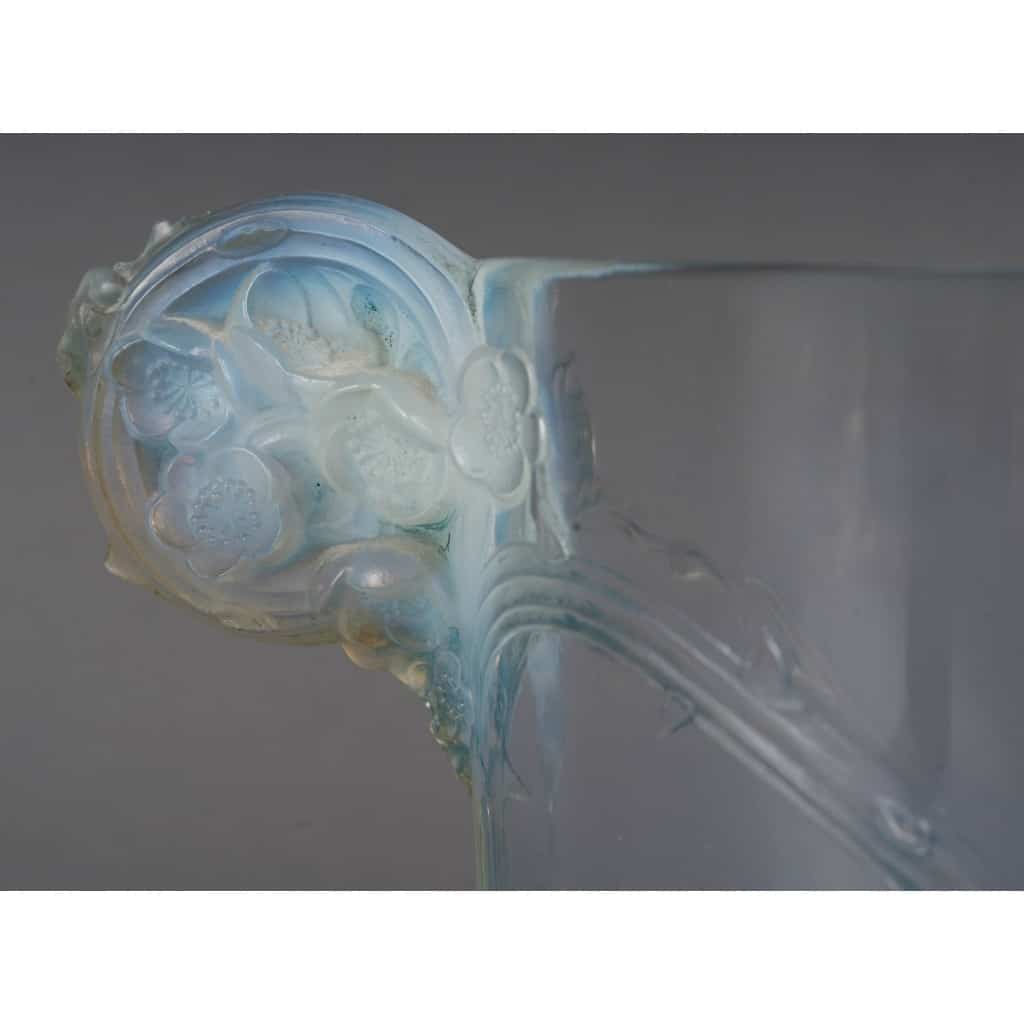 Vase « Chamarande » verre opalescent patiné gris de René LALIQUE 5 Vase « Chamarande » verre opalescent patiné gris de René LALIQUE 5
