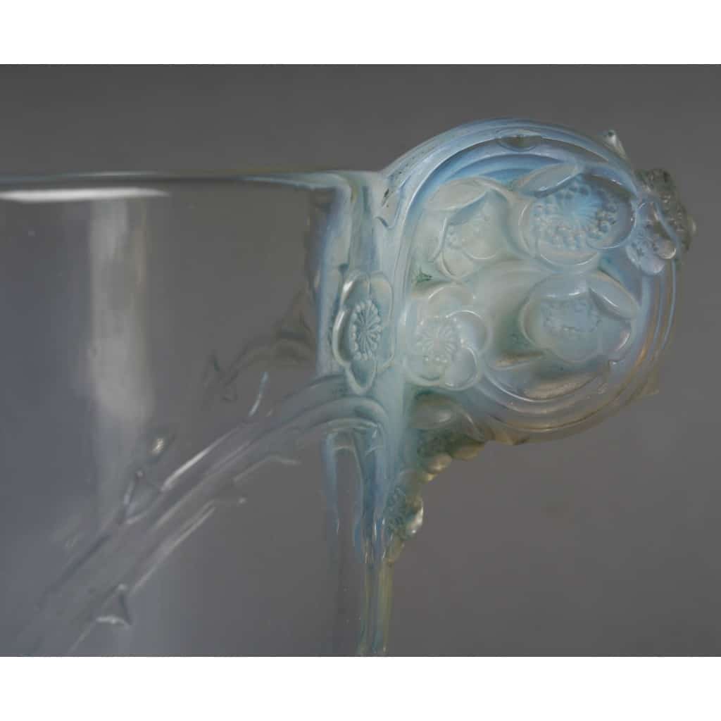 Vase « Chamarande » verre opalescent patiné gris de René LALIQUE 6 Vase « Chamarande » verre opalescent patiné gris de René LALIQUE 6