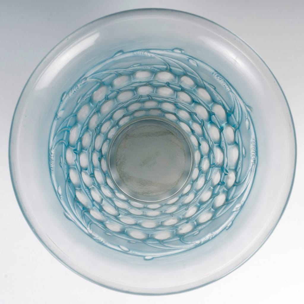 Vase « Montmorency » verre blanc patiné bleu de René LALIQUE 4