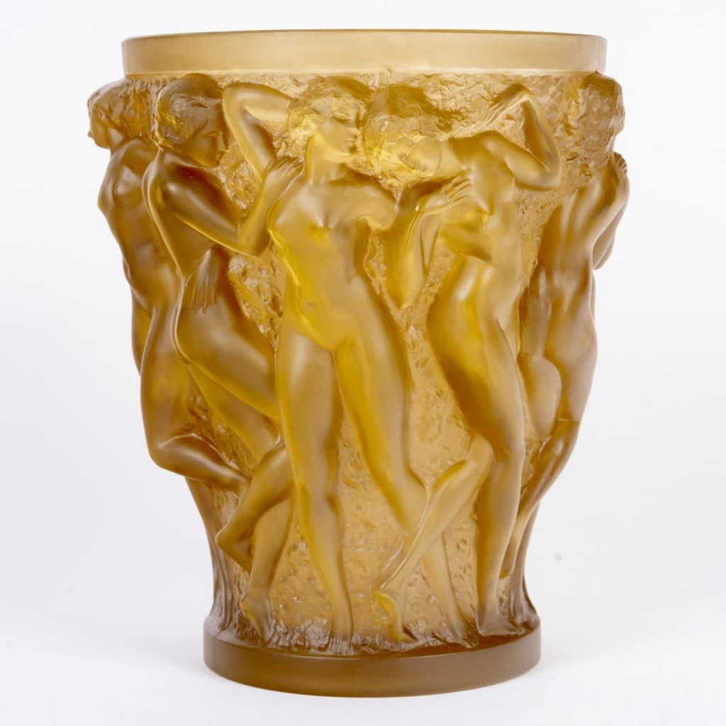 Vase « Bacchantes » verre jaune ambré patiné sépia de René LALIQUE 3