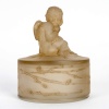 Boîte « Amour Assis » verre blanc patiné sépia de René LALIQUE 11