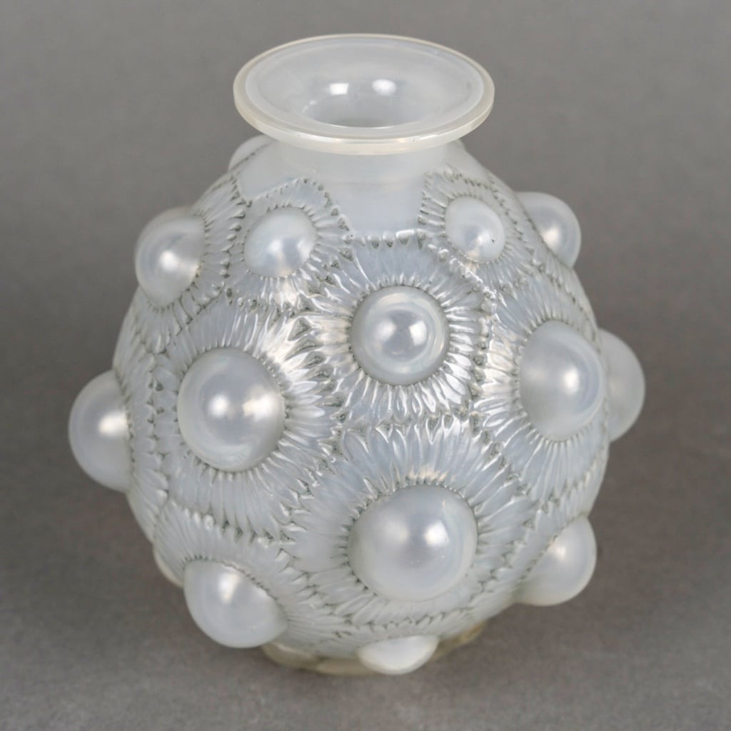 Vase « Tournesols » verre opalescent patiné bleu gris de René LALIQUE 4