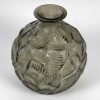 Vase « Ormeaux » verre gris patiné blanc de René LALIQUE 9