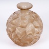 Vase « Ormeaux » verre blanc patiné sépia de René LALIQUE 8 Vase « Ormeaux » verre blanc patiné sépia de René LALIQUE 8