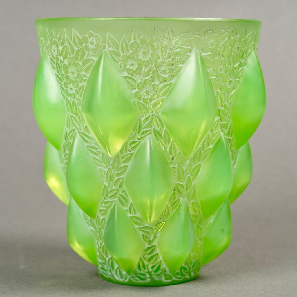 Vase « Rampillon » verre vert opalescent peppermint patiné blanc de René LALIQUE 2