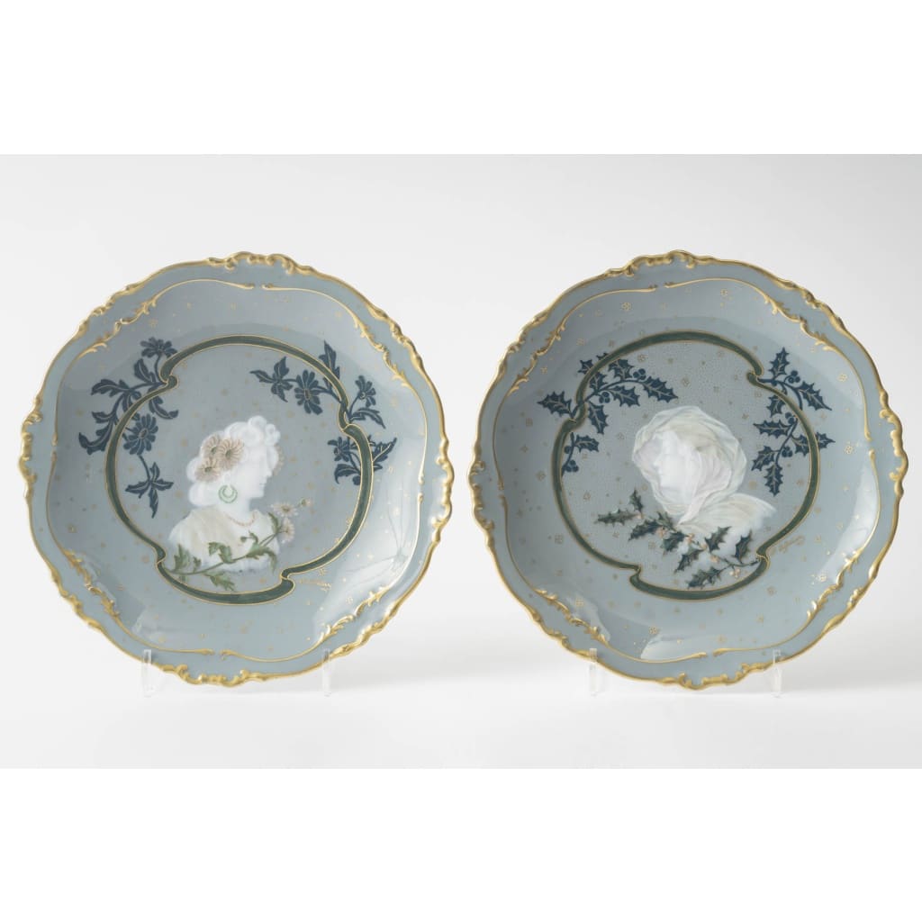 Auguste Riffaterre (1868-1935), paire d&rsquo;assiettes en porcelaine pâte sur pâte. Epoque Art Nouveau, vers 1900 2