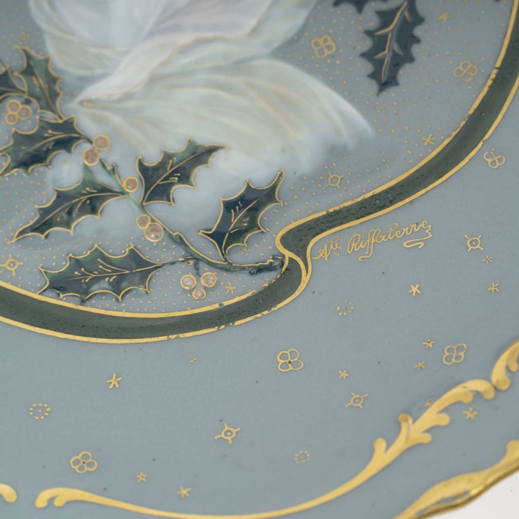 Auguste Riffaterre (1868-1935), paire d&rsquo;assiettes en porcelaine pâte sur pâte. Epoque Art Nouveau, vers 1900 11