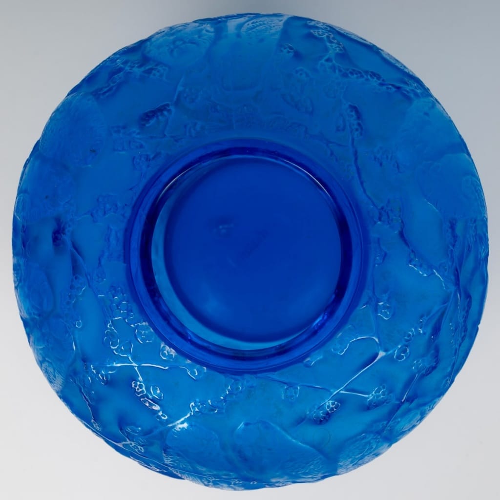 Vase « Perruches » verre blanc de René LALIQUE 4