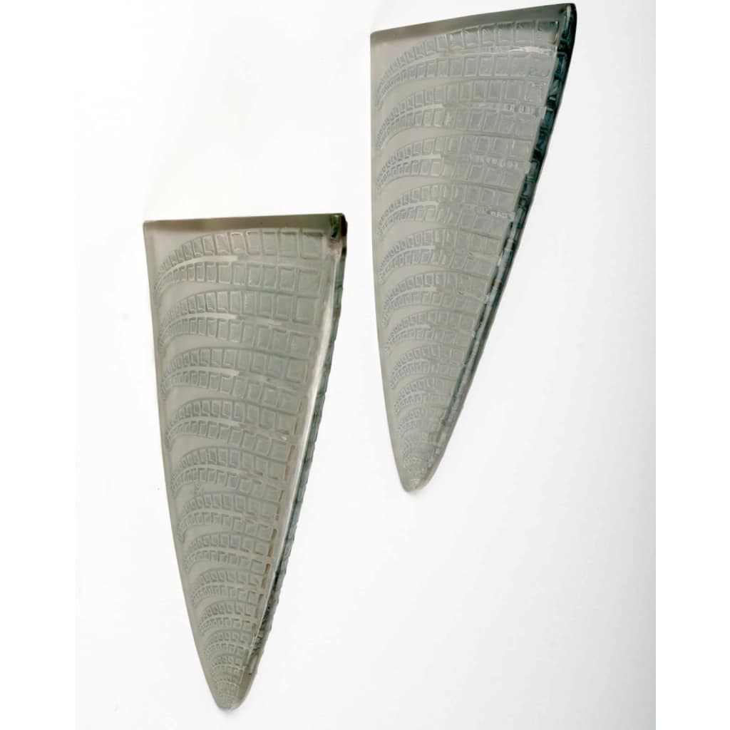 Paire d&rsquo;Appliques « Fougères » verre blanc patiné bleu de René LALIQUE 2