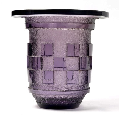Vase Art Déco verre améthyste dégagé à l’acide de DAUM NANCY Vase Art Déco verre améthyste dégagé à l’acide de DAUM NANCY