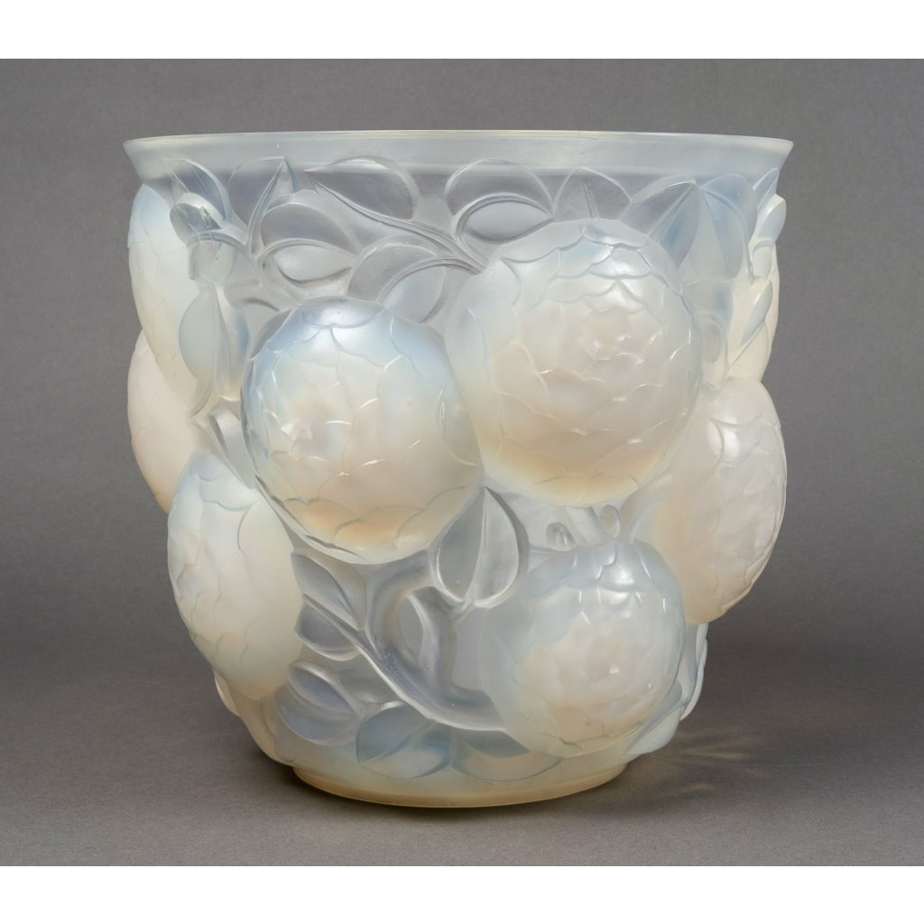 Vase « Oran » verre opalescent de René LALIQUE 3
