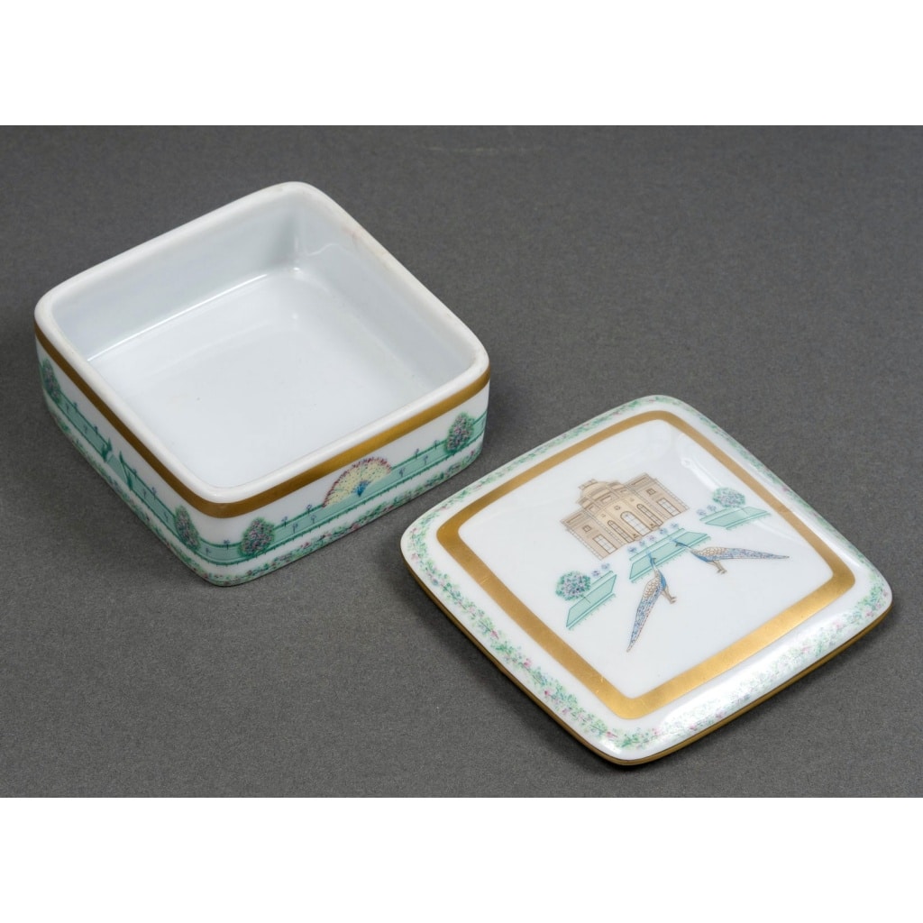 Service de Table « Bagatelle » porcelaine de BERNARDAUD – 39 pièces 16 Service de Table « Bagatelle » porcelaine de BERNARDAUD – 39 pièces 16