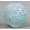 Vase « Gui » verre opalescent patiné bleu de René LALIQUE 10 Vase « Gui » verre opalescent patiné bleu de René LALIQUE 10