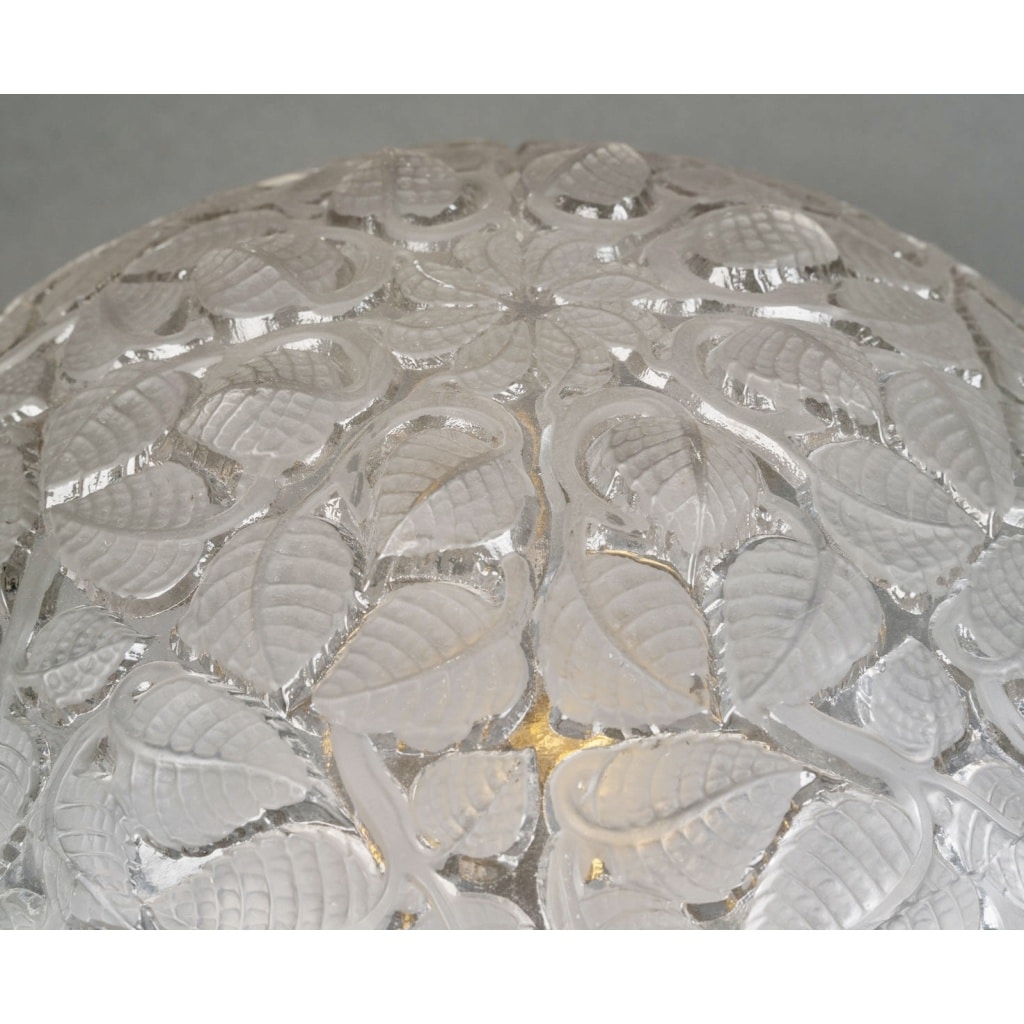 Lampe « Charmes » verre blanc et bronze nickelé de René LALIQUE 4