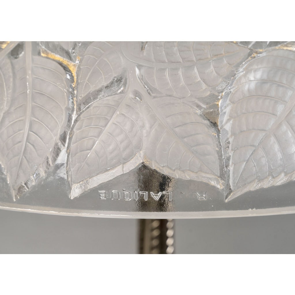 Lampe « Charmes » verre blanc et bronze nickelé de René LALIQUE 7