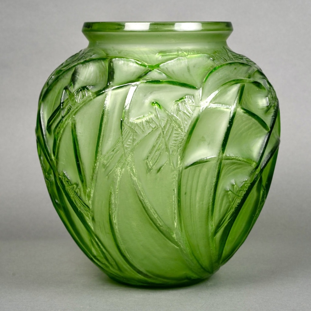 Vase « Sauterelles » verre vert absinthe de René LALIQUE 4 Vase « Sauterelles » verre vert absinthe de René LALIQUE 4