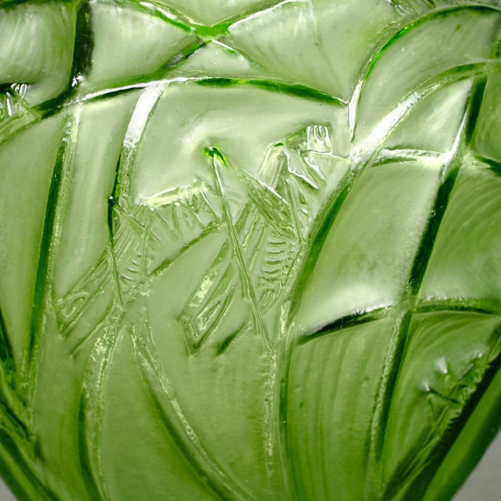 Vase « Sauterelles » verre vert absinthe de René LALIQUE 6 Vase « Sauterelles » verre vert absinthe de René LALIQUE 6