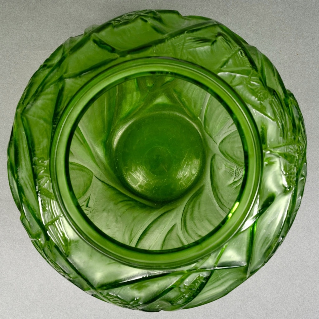 Vase « Sauterelles » verre vert absinthe de René LALIQUE 7 Vase « Sauterelles » verre vert absinthe de René LALIQUE 7
