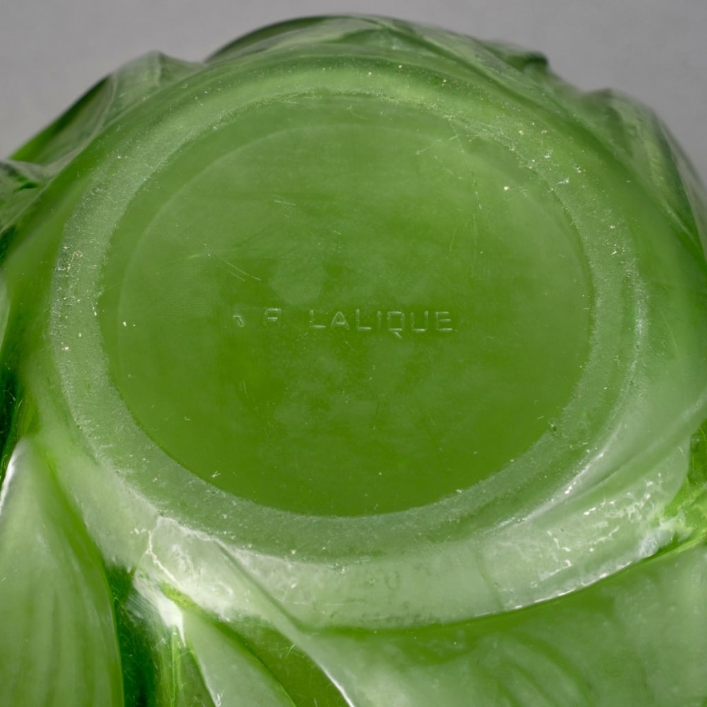 Vase « Sauterelles » verre vert absinthe de René LALIQUE 8 Vase « Sauterelles » verre vert absinthe de René LALIQUE 8
