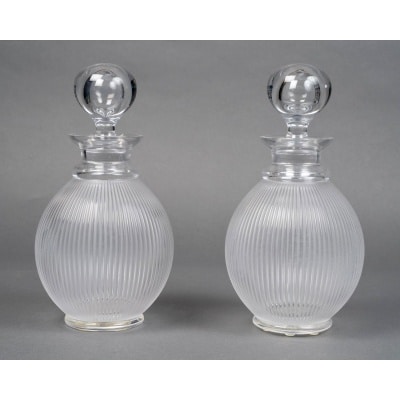 Paire de Carafes « Langeais » cristal blanc de LALIQUE FRANCE Paire de Carafes « Langeais » cristal blanc de LALIQUE FRANCE