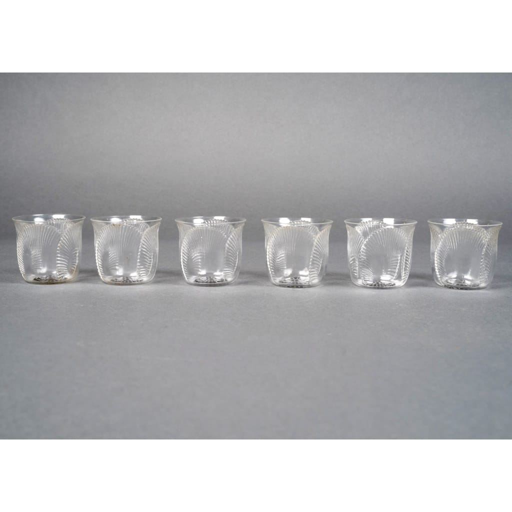 Suite de 6 Gobelets Verres à Shot « Coquelicot »‘ verre blanc émaillé noir de René Lalique 2 Suite de 6 Gobelets Verres à Shot « Coquelicot »‘ verre blanc émaillé noir de René Lalique 2