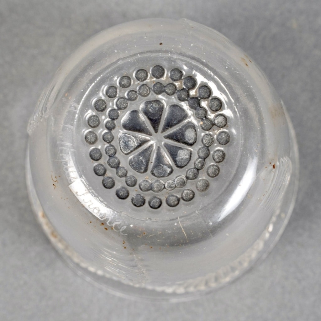 Suite de 6 Gobelets Verres à Shot « Coquelicot »‘ verre blanc émaillé noir de René Lalique 4 Suite de 6 Gobelets Verres à Shot « Coquelicot »‘ verre blanc émaillé noir de René Lalique 4