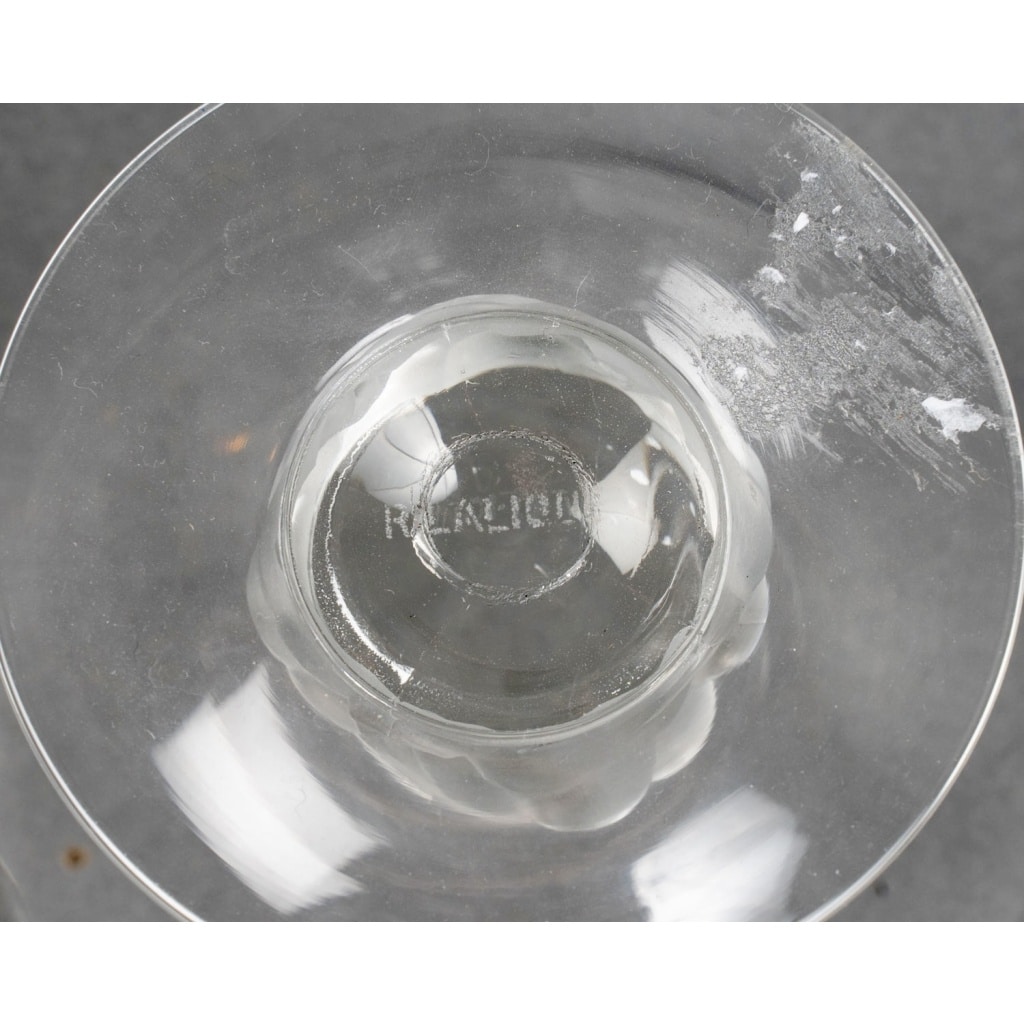 Suite de 8 Coupes à Champagne « Thoméry » verre blanc de René LALIQUE 5