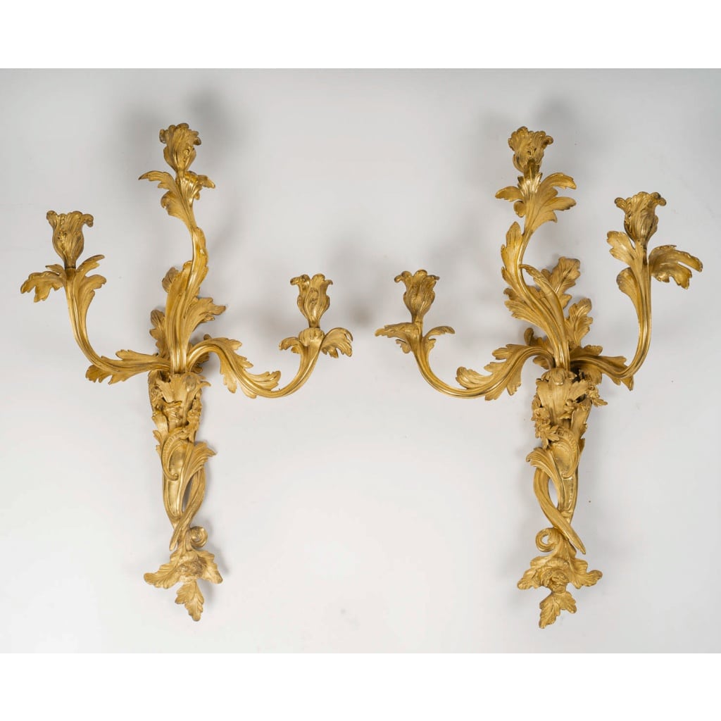 Paire de grandes appliques en bronze doré d’après Juste-Aurèle Meissonnier, vers 1850 3