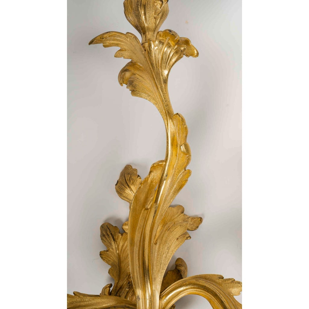 Paire de grandes appliques en bronze doré d’après Juste-Aurèle Meissonnier, vers 1850 8