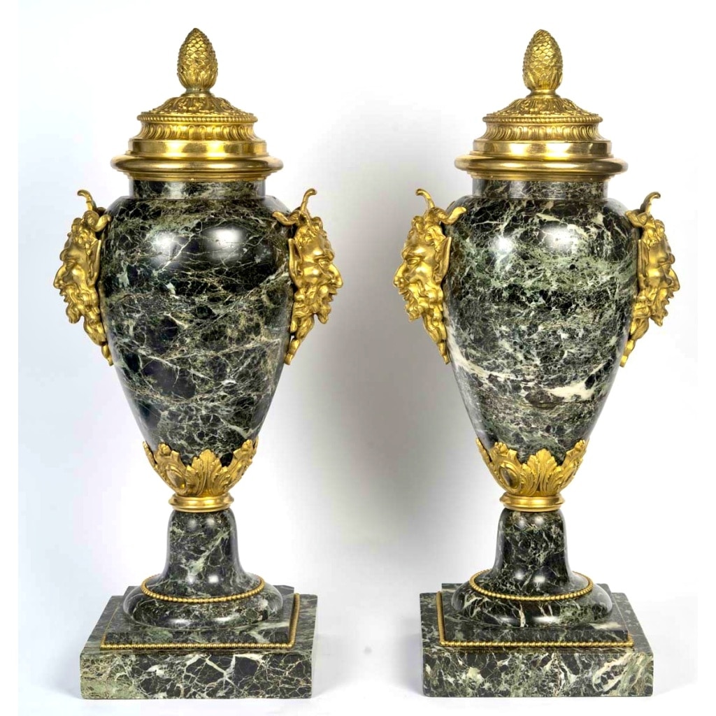 Paire de cassolettes en marbre vert de mer et bronze doré Fin 19ème siècle
