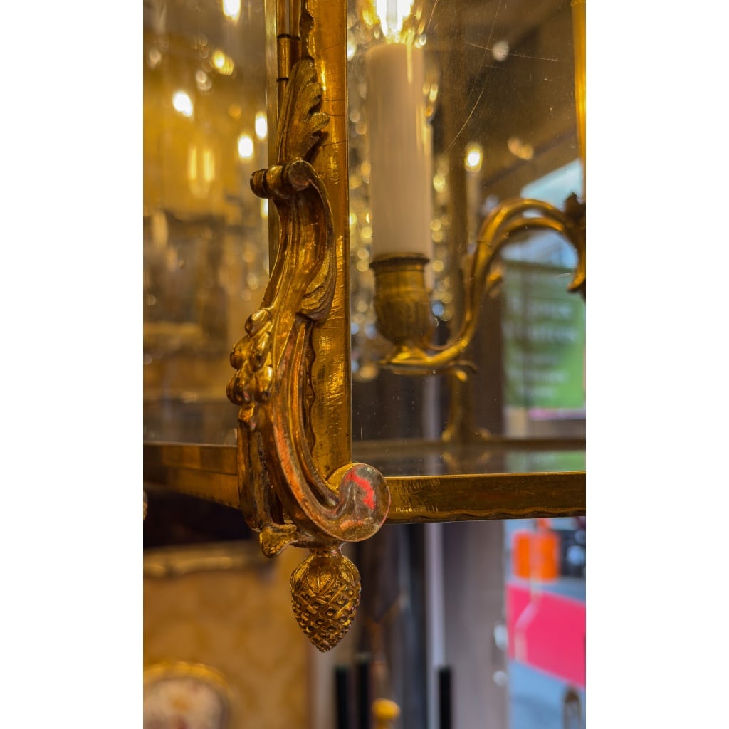 Lanterne pentagonale de style Transition en bronze ciselé et doré, vers 1790-1830 13 Lanterne pentagonale de style Transition en bronze ciselé et doré, vers 1790-1830 13