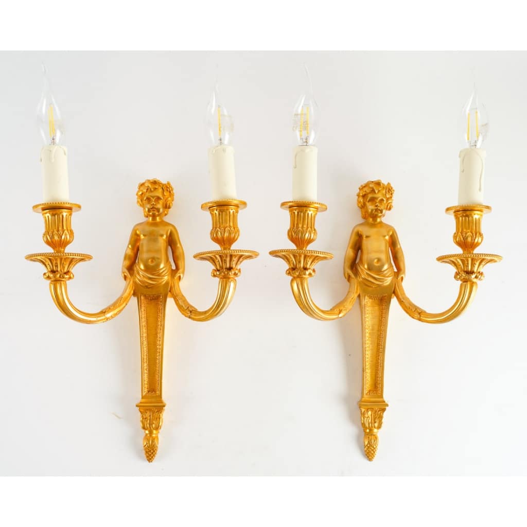 Paire d&rsquo;appliques de style Louis XVI. XIXème siècle. 2