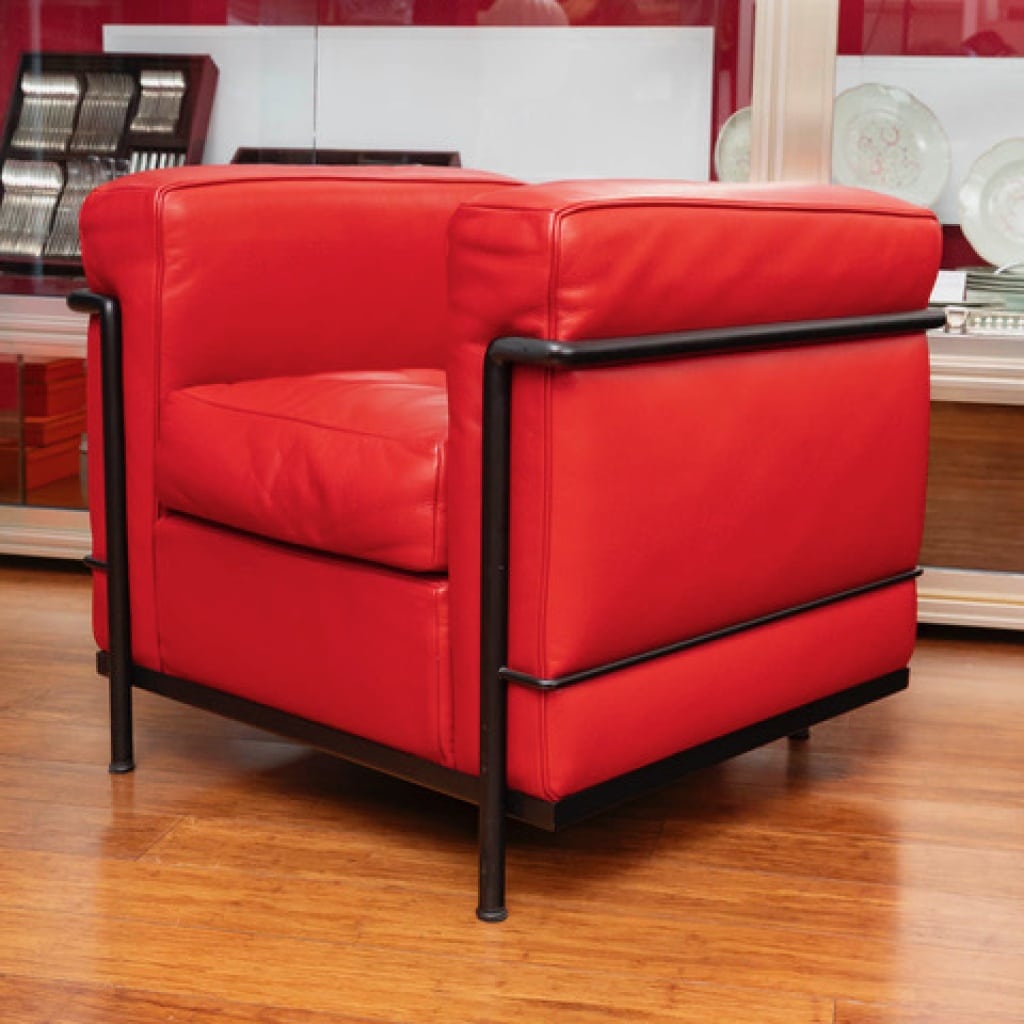 LE CORBUSIER ET PIERRE JEANNERET : Fauteuil « LC2 » cuir rouge 3 LE CORBUSIER ET PIERRE JEANNERET : Fauteuil « LC2 » cuir rouge 3