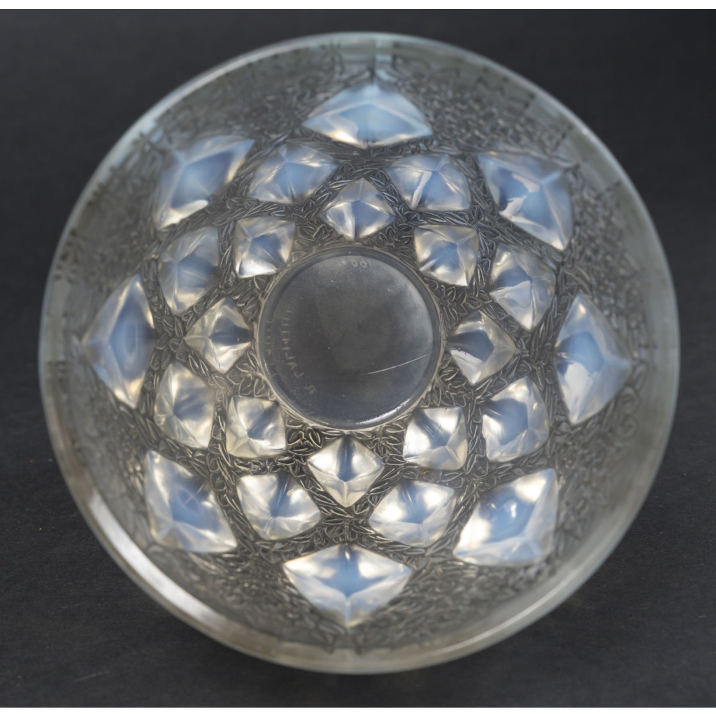 René LALIQUE – Vase opalescent RAMPILLON dit CABOCHONS et FLEURETTES 1927 11