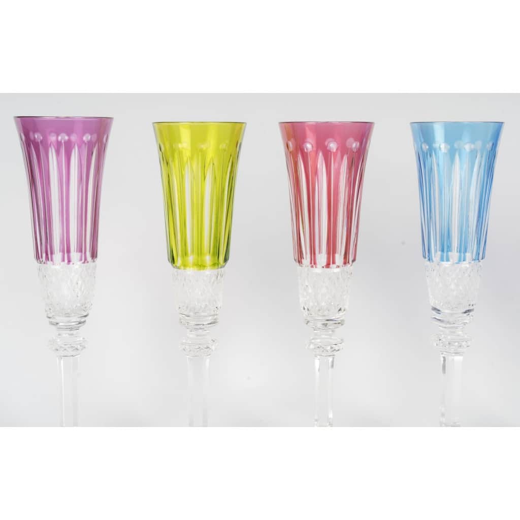Saint-Louis, Suite de 8 flutes à champagne 5